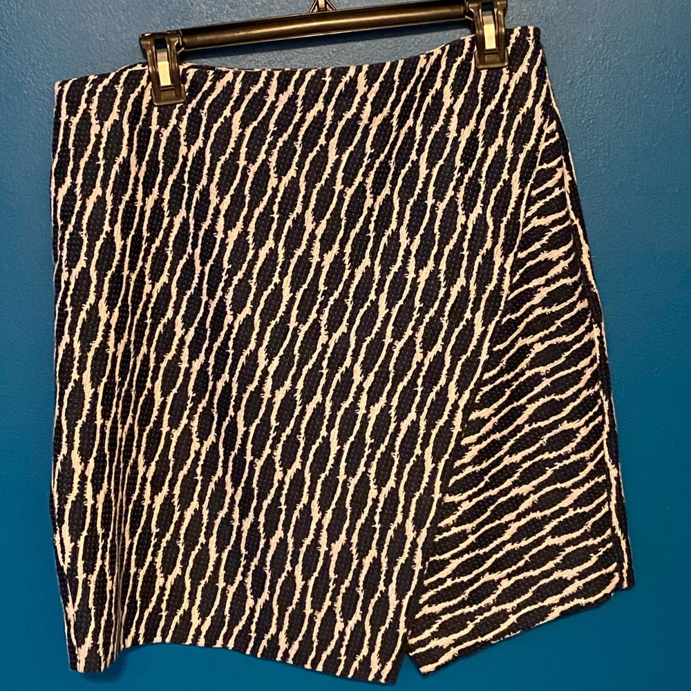 Black and white Loft skirt